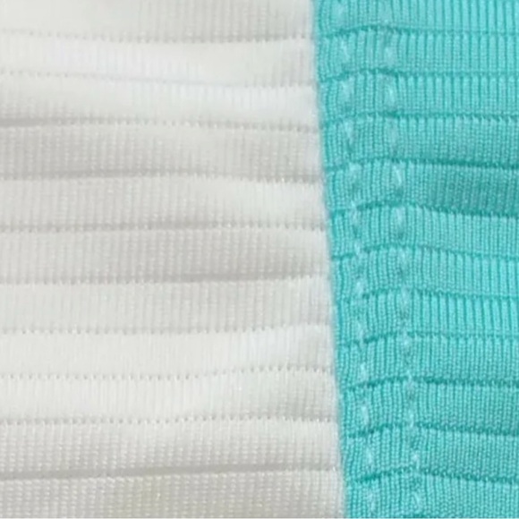 Under Armour Women’s Racerback Tank Top Blue White Size Small EUC - Picture 4 of 6